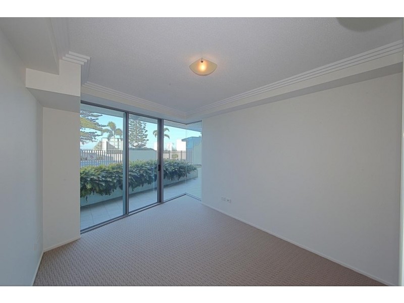 Unit 3, Dwell 107 Esplanade, Bargara QLD 4670