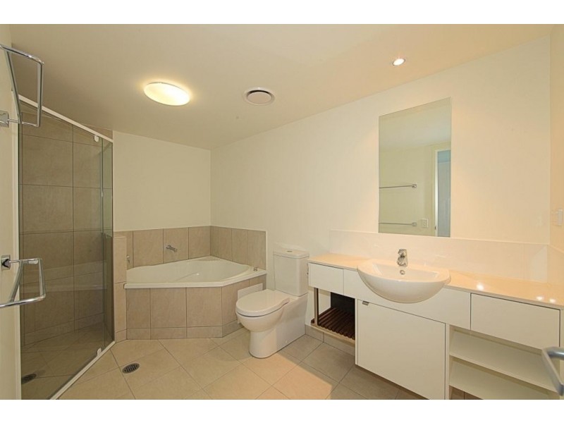 Unit 3, Dwell 107 Esplanade, Bargara QLD 4670