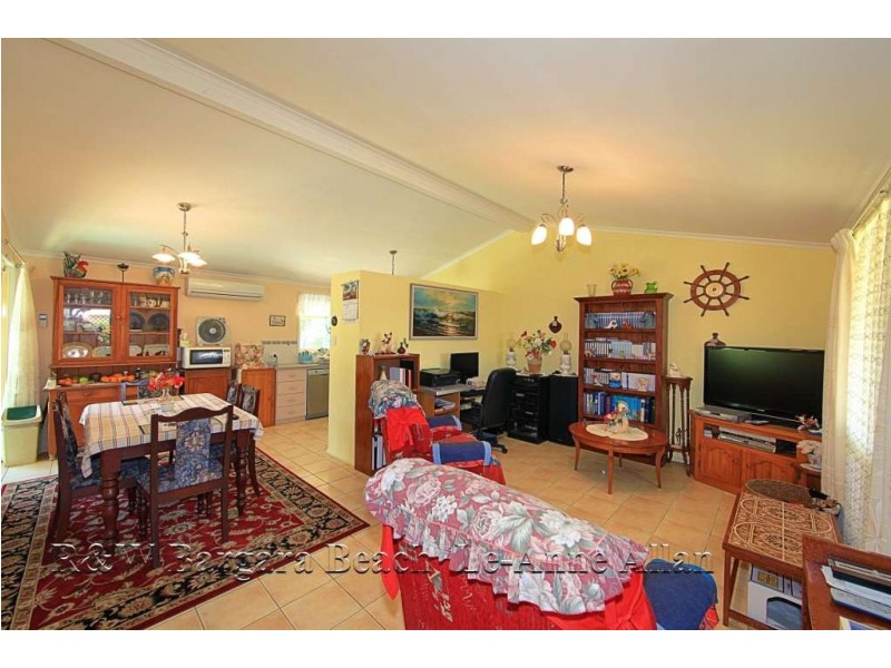 15 Ocean Street., Burnett Heads QLD 4670