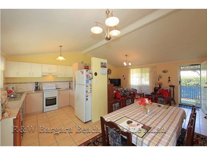 15 Ocean Street., Burnett Heads QLD 4670