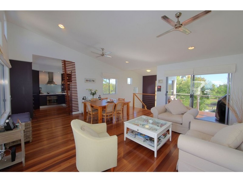 Villa 1, /98 Miller Street, Bargara QLD 4670