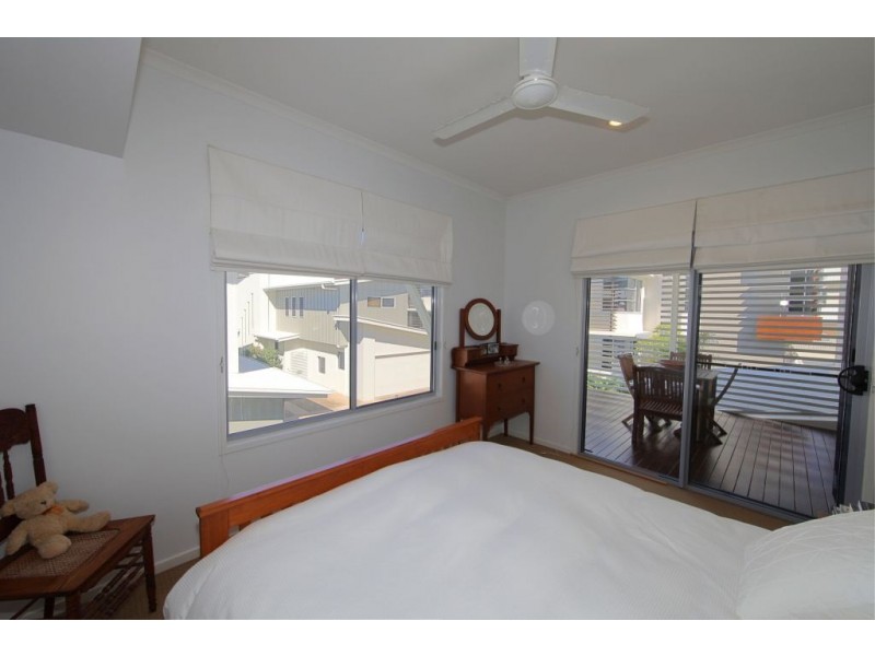 Villa 1, /98 Miller Street, Bargara QLD 4670