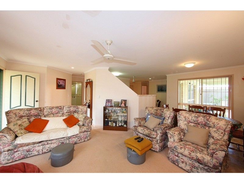 68  Shoreline Crescent, Bargara QLD 4670