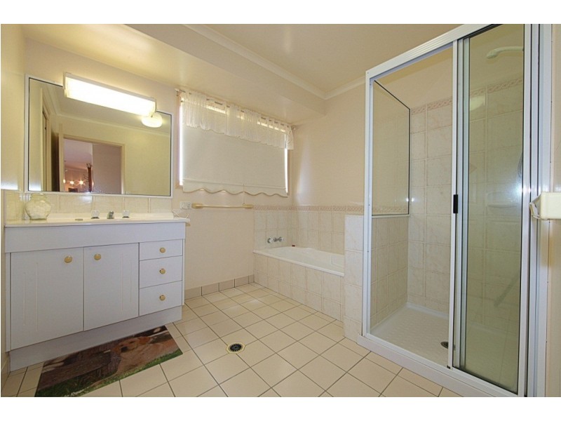 68  Shoreline Crescent, Bargara QLD 4670