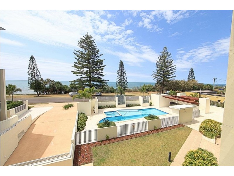 Unit 6,Dwell 107 Esplanade, Bargara QLD 4670