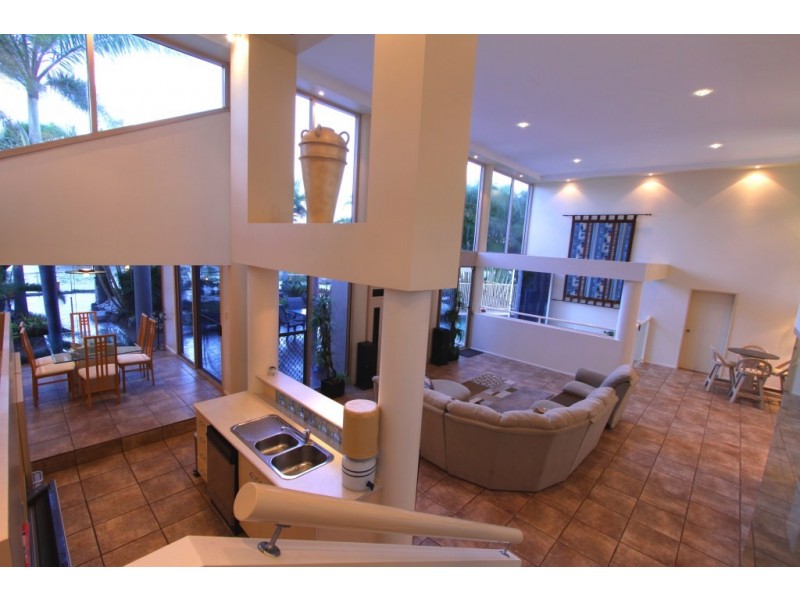 8 Lakeside Close, Bargara QLD 4670