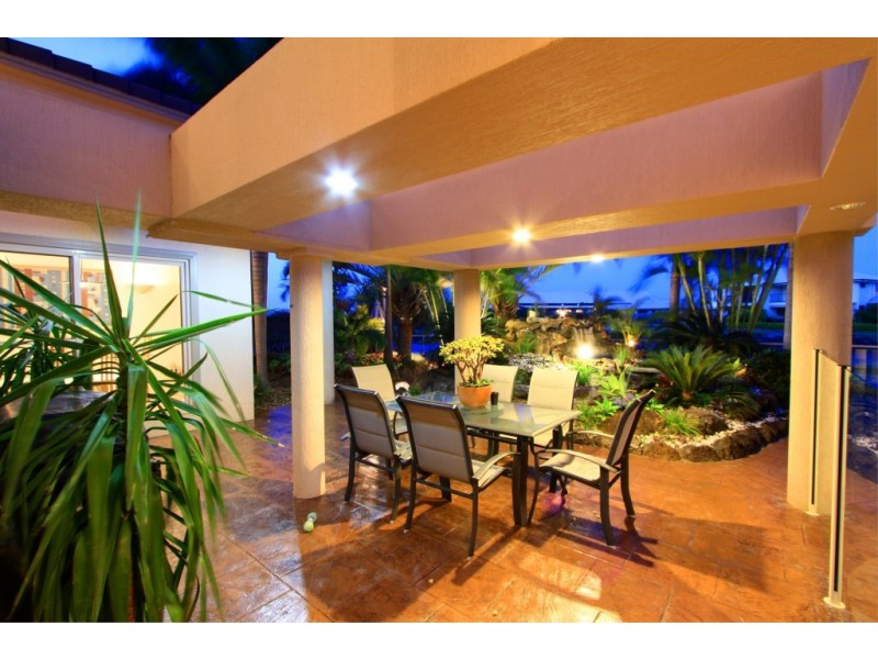 8 Lakeside Close, Bargara QLD 4670
