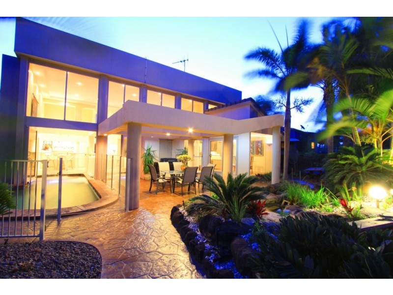 8 Lakeside Close, Bargara QLD 4670