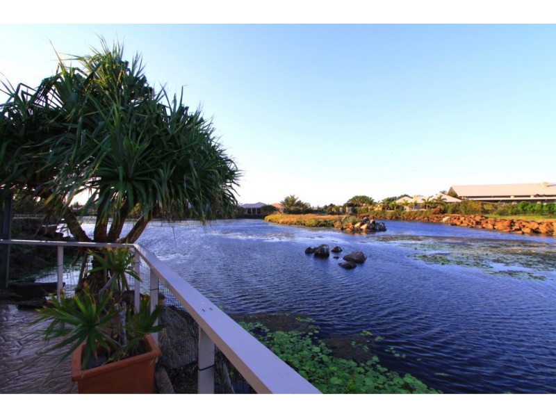 8 Lakeside Close, Bargara QLD 4670