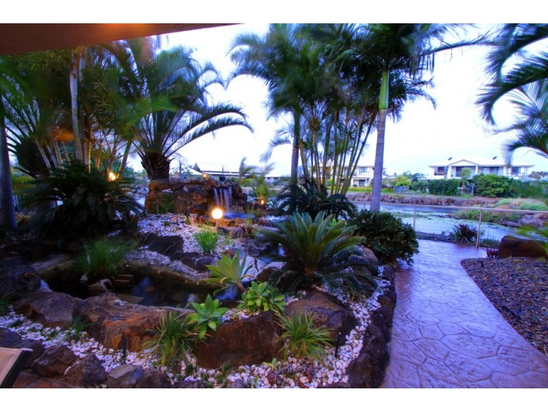 8 Lakeside Close, Bargara QLD 4670