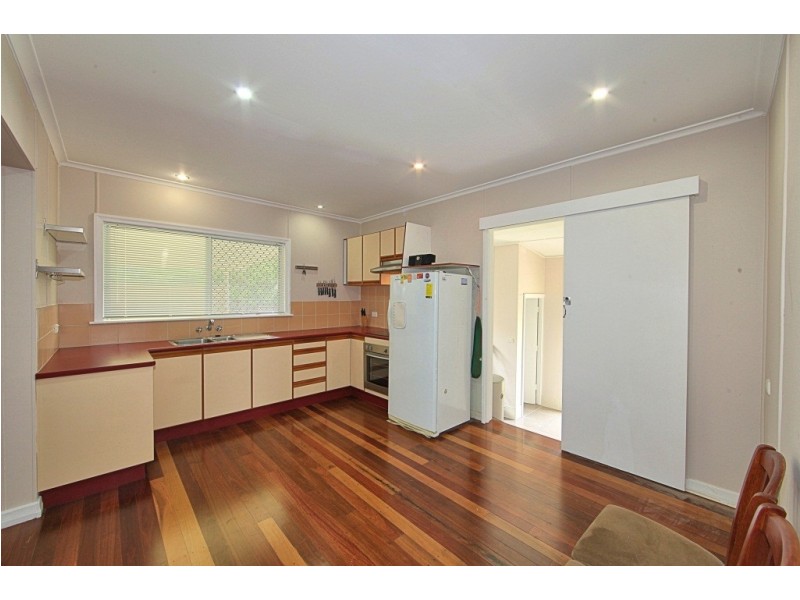 42 Fe Walker, Kepnock QLD 4670