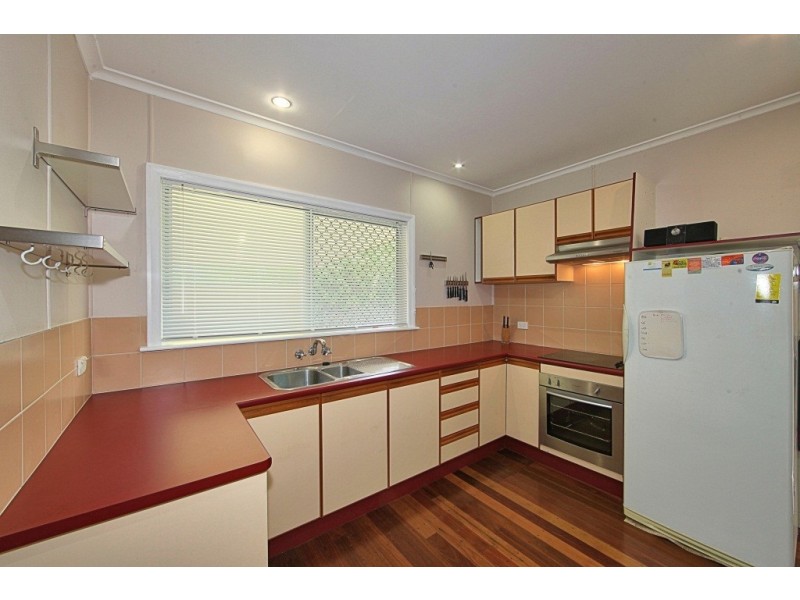 42 Fe Walker, Kepnock QLD 4670