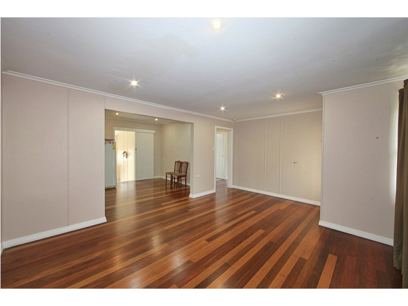 42 Fe Walker, Kepnock QLD 4670