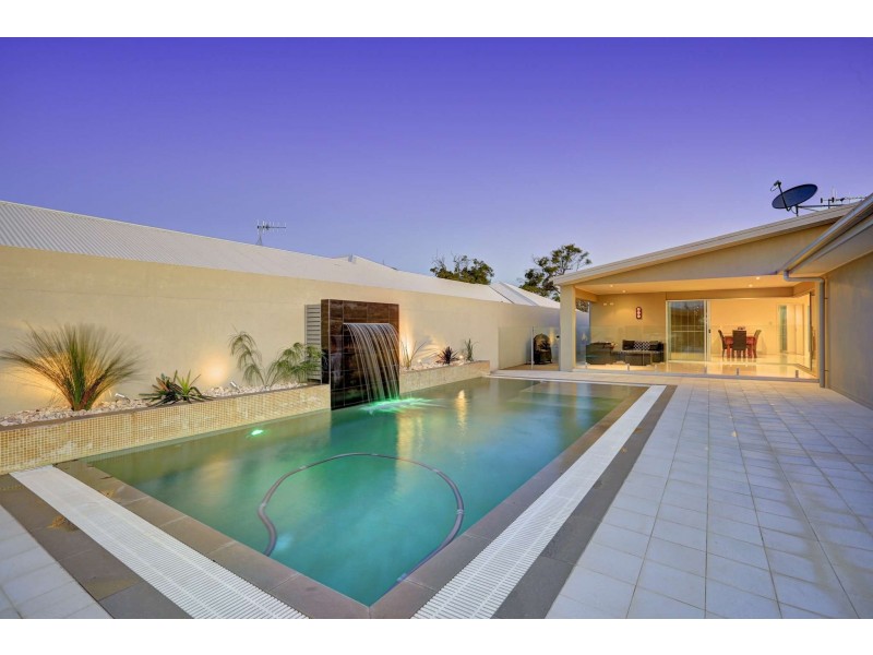 12 Aquarius Drive, Bargara QLD 4670