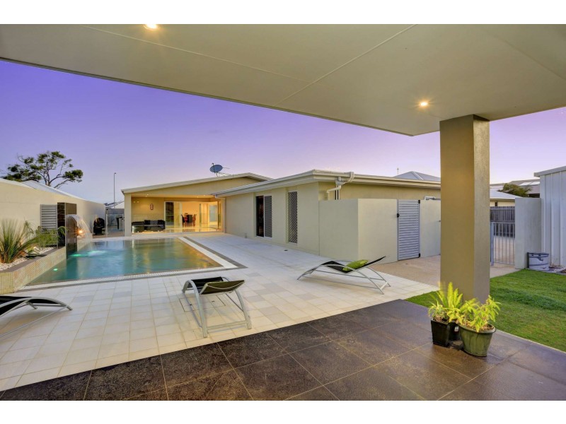 12 Aquarius Drive, Bargara QLD 4670