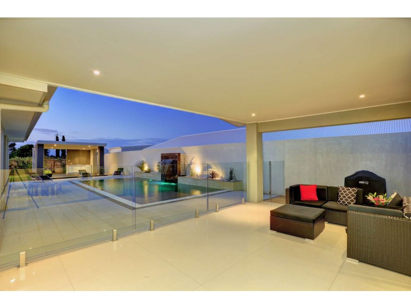 12 Aquarius Drive, Bargara QLD 4670