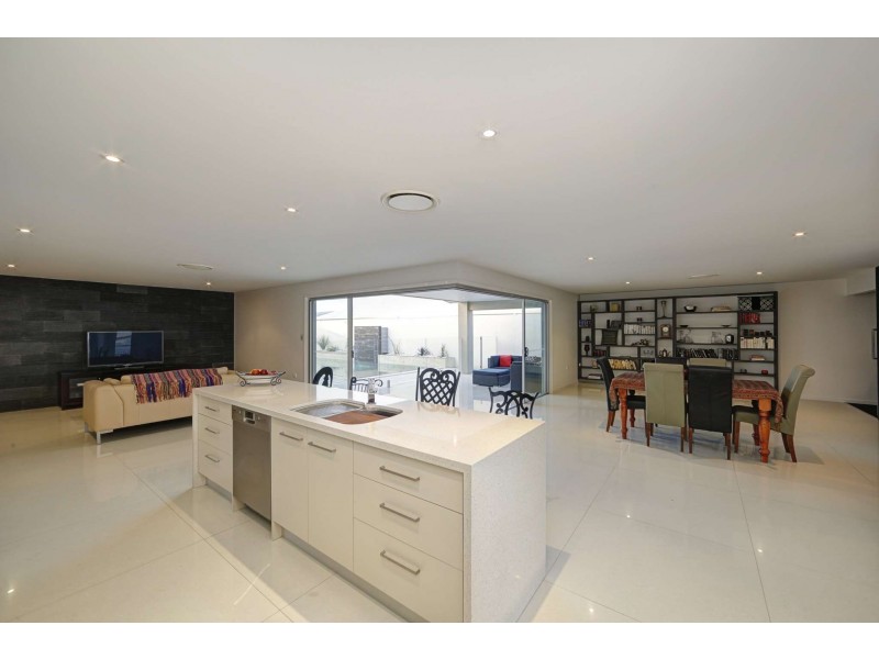 12 Aquarius Drive, Bargara QLD 4670