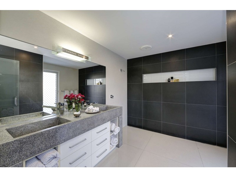 12 Aquarius Drive, Bargara QLD 4670