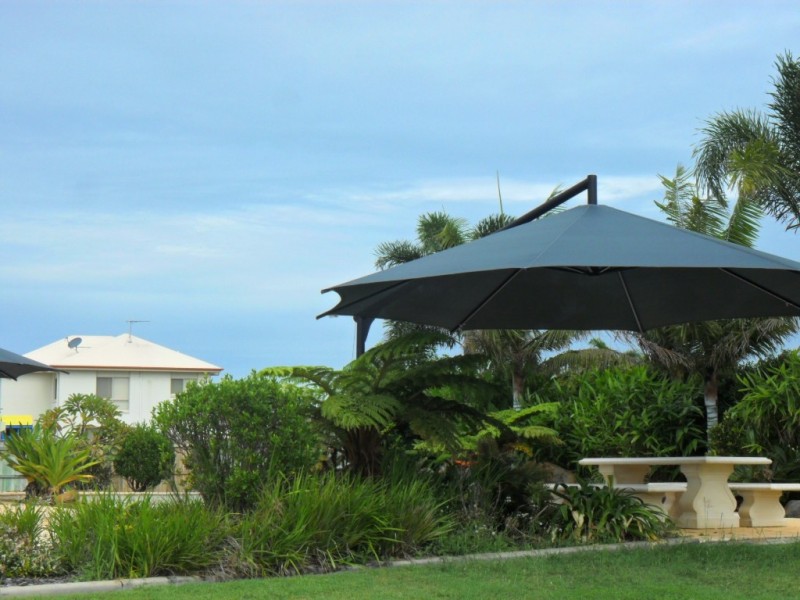 1 McCallum Close, Coral Cove QLD 4670