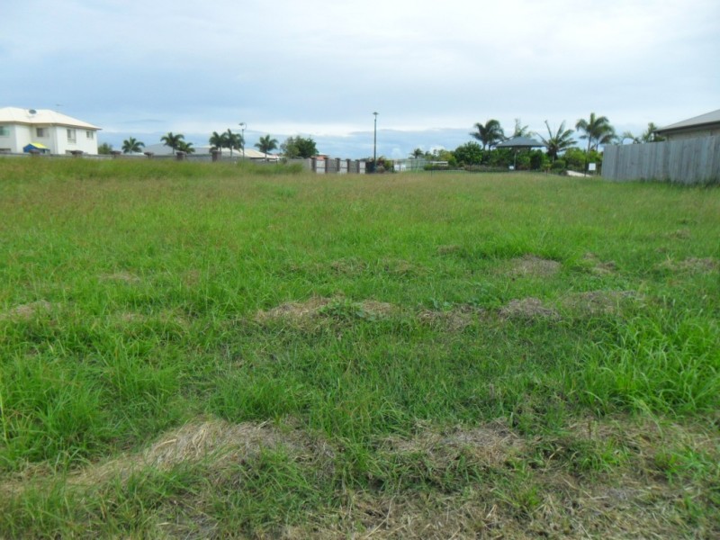 1 McCallum Close, Coral Cove QLD 4670