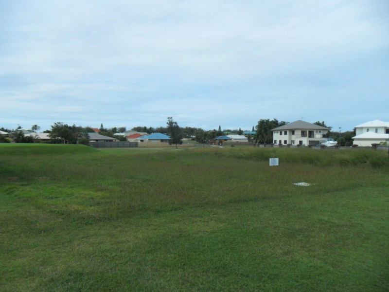 1 McCallum Close, Coral Cove QLD 4670