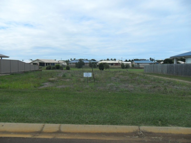 7 McCallum Close, Coral Cove QLD 4670