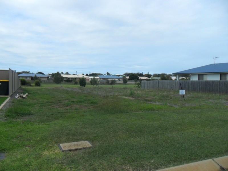 7 McCallum Close, Coral Cove QLD 4670