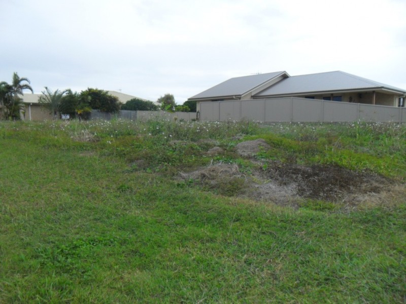 7 McCallum Close, Coral Cove QLD 4670