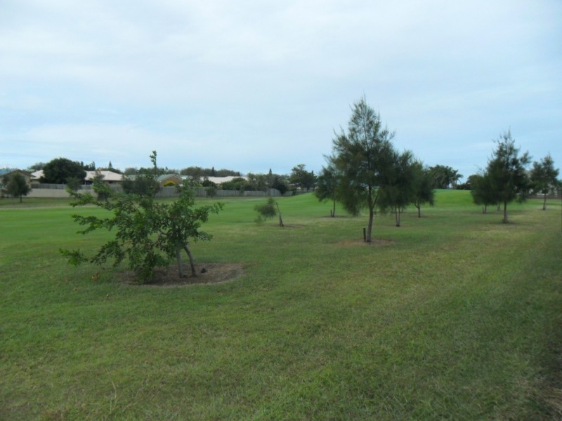 7 McCallum Close, Coral Cove QLD 4670