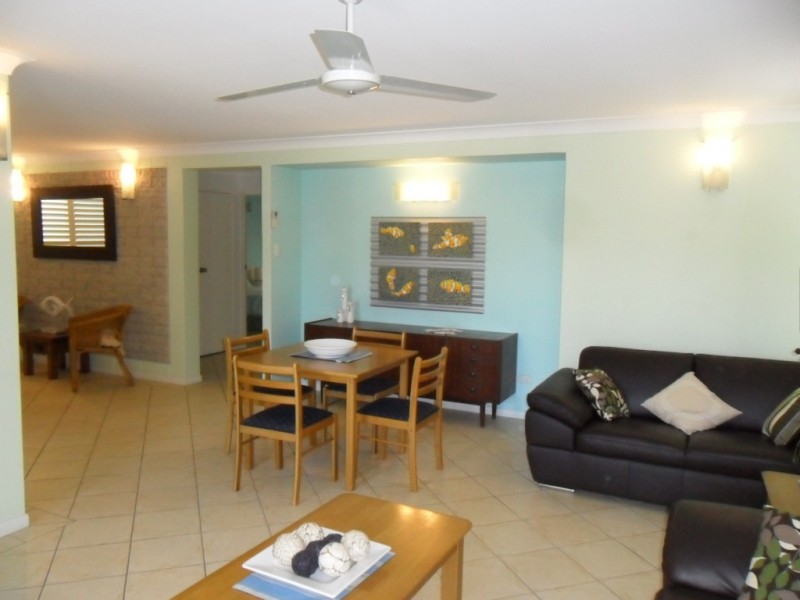 Unit 2, Sandarra,41 Esplanade,, Bargara QLD 4670