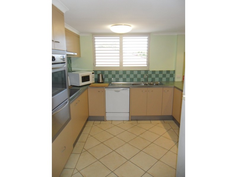 Unit 2, Sandarra,41 Esplanade,, Bargara QLD 4670