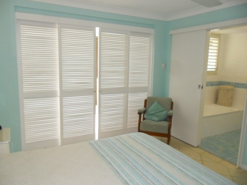 Unit 2, Sandarra,41 Esplanade,, Bargara QLD 4670