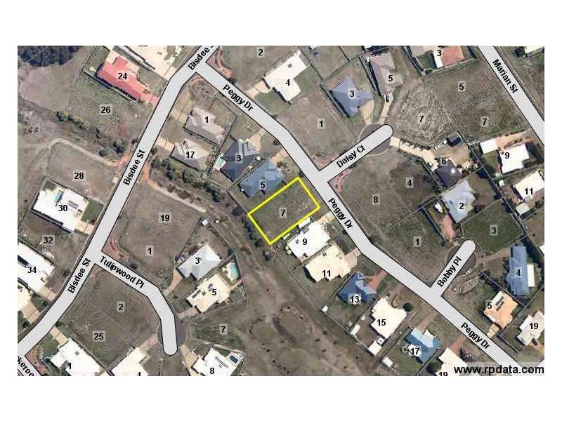 7 Peggy Drive, Coral Cove QLD 4670