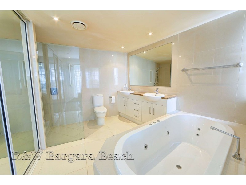 Unit 4, La Madalena, 15 Esplanade, Bargara QLD 4670