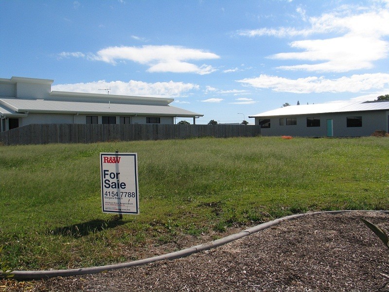 7 Beachmere Street, Burnett Heads QLD 4670