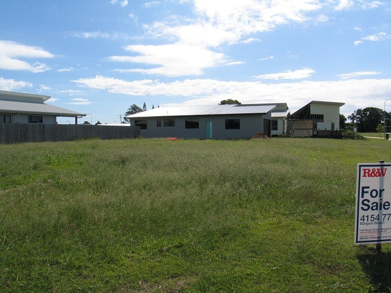 7 Beachmere Street, Burnett Heads QLD 4670