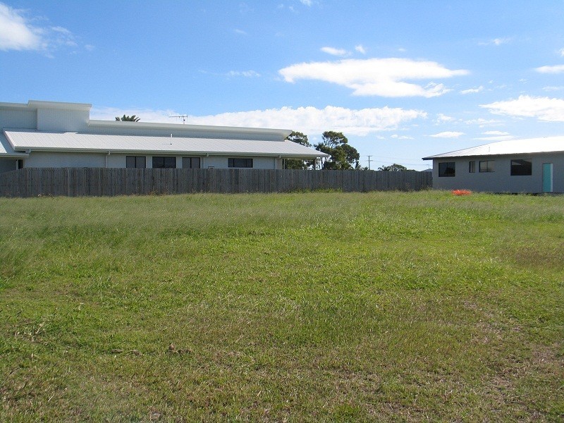 7 Beachmere Street, Burnett Heads QLD 4670