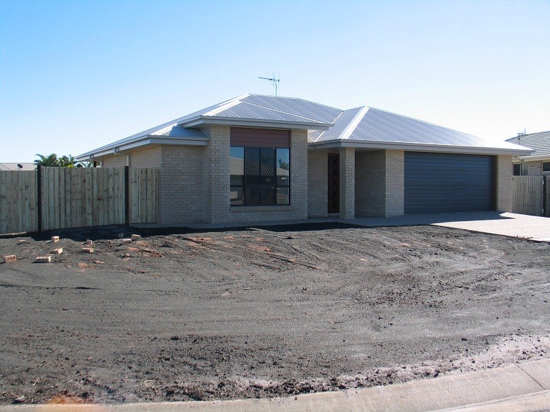 8 Landsborough Street, Bargara QLD 4670