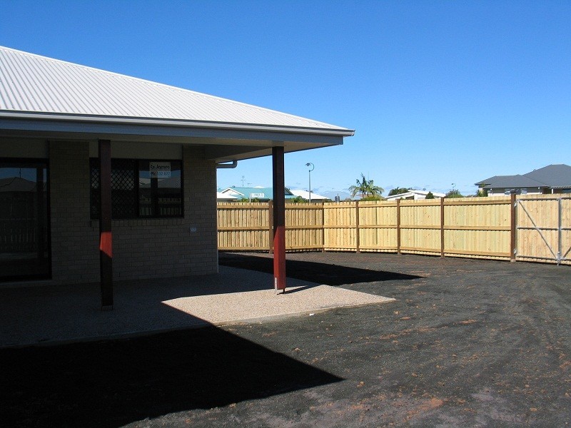 8 Landsborough Street, Bargara QLD 4670