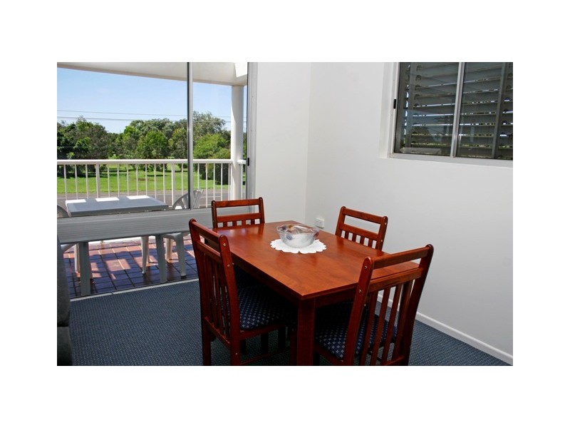 Unit 4, Coral Coast Plaza, 20 Bauer Street,, Bargara QLD 4670