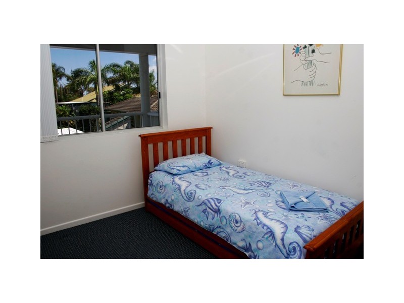 Unit 4, Coral Coast Plaza, 20 Bauer Street,, Bargara QLD 4670