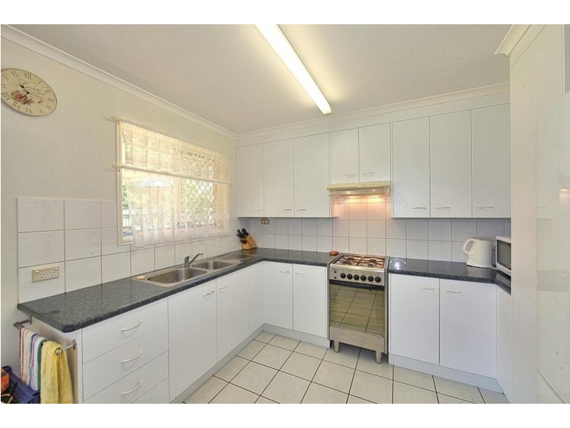 19 Marian Street, Coral Cove QLD 4670