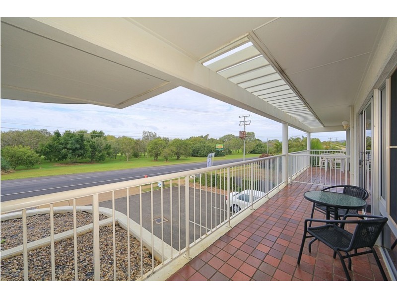 Unit 4, Coral Coast Plaza, 20 Bauer Street, Bargara QLD 4670