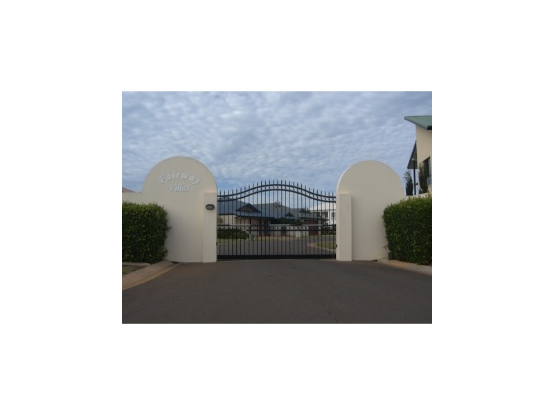 10/5 Robert John Circuit, Coral Cove QLD 4670