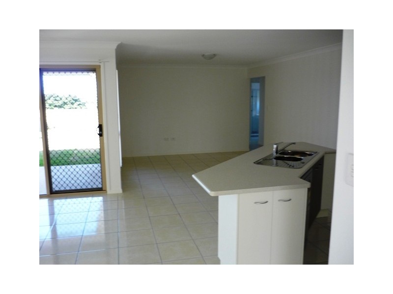10/5 Robert John Circuit, Coral Cove QLD 4670