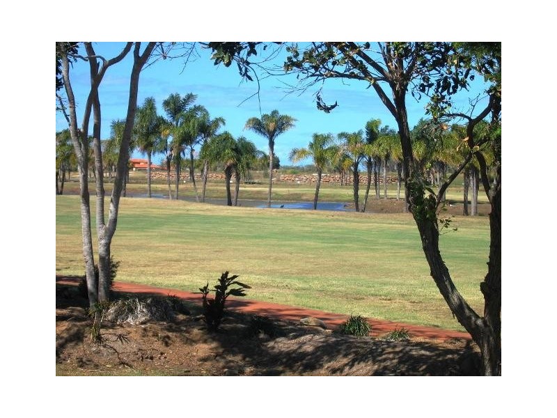 10/5 Robert John Circuit, Coral Cove QLD 4670