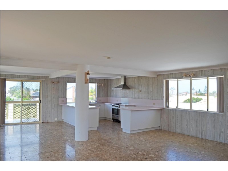 14 Aqualine Court, Bargara QLD 4670