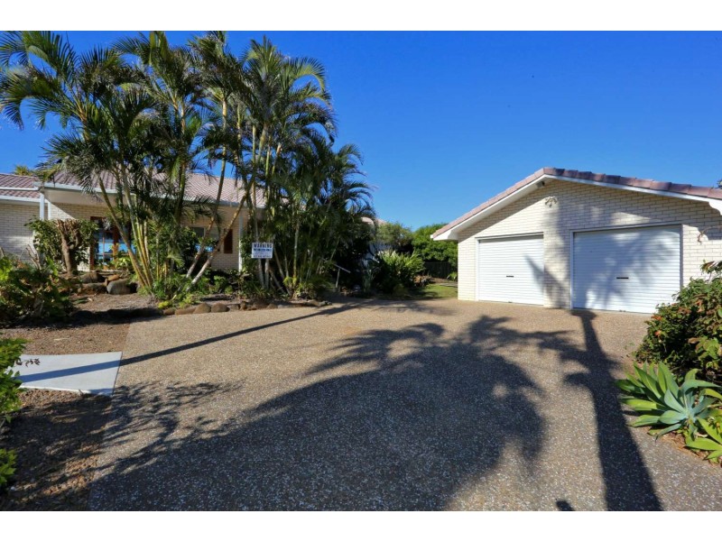 48 Barolin Esplanade, Coral Cove QLD 4670