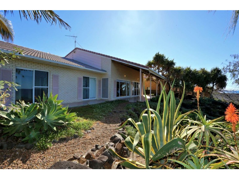 48 Barolin Esplanade, Coral Cove QLD 4670