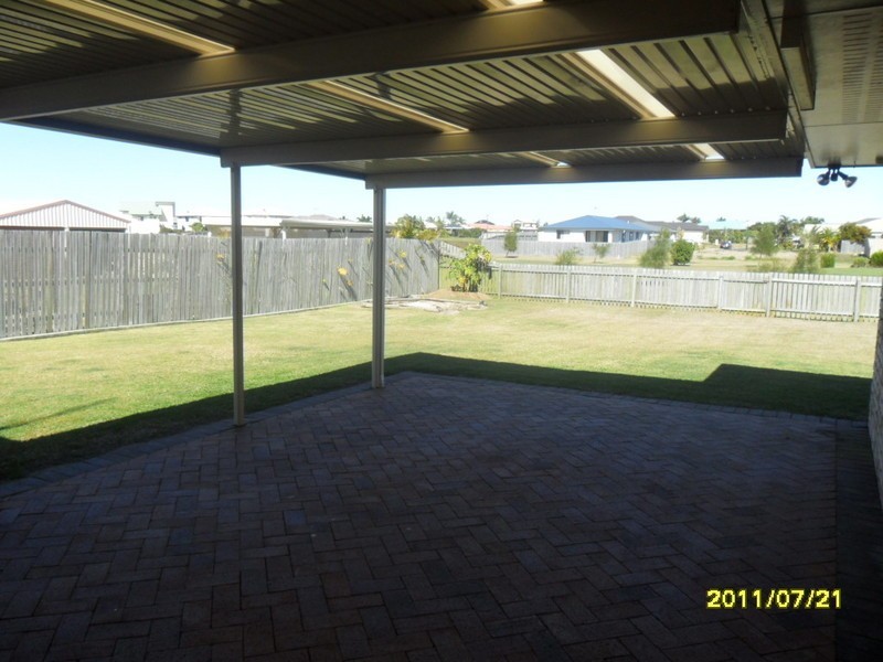 13 Peggy Drive, Coral Cove QLD 4670